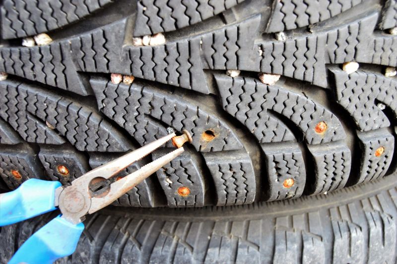 Unlock Studded vs Studdable vs Non-Studded Winter Tires: Which 1 Is ...
