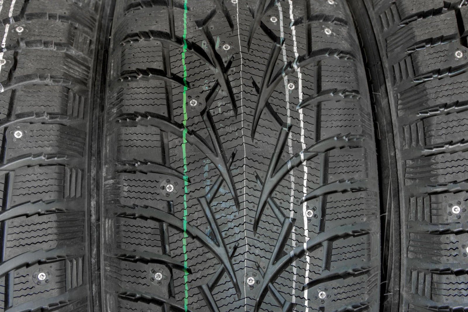 Investigating the Influence of Tread Patterns on Tire Efficiency